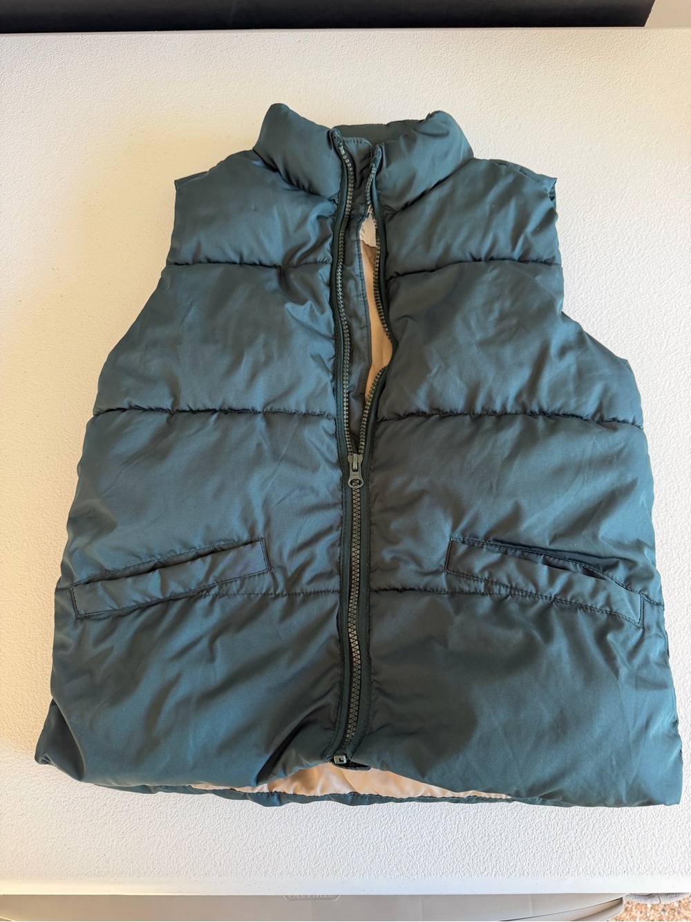 Boys Old Navy Teal Puffer Vest size M (8)